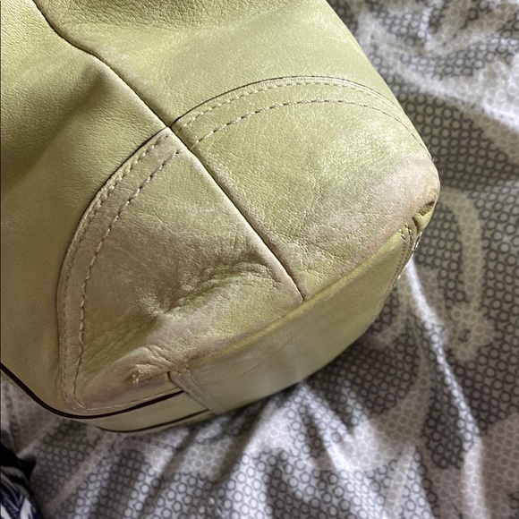 Elegant Green Tote Bag - Picture 6 of 8